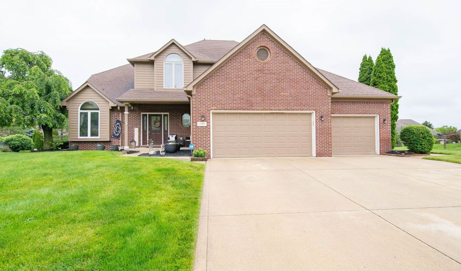 1145 Forest Commons Dr, Avon, IN 46123 - 5 Beds, 4 Bath