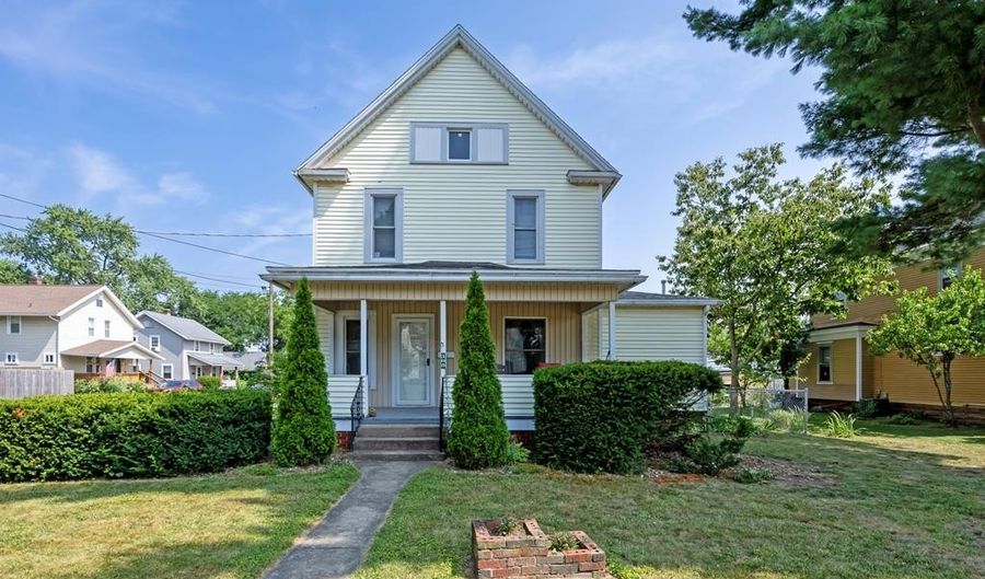 308 W Liberty St, Ashland, OH 44805 - 3 Beds, 2 Bath