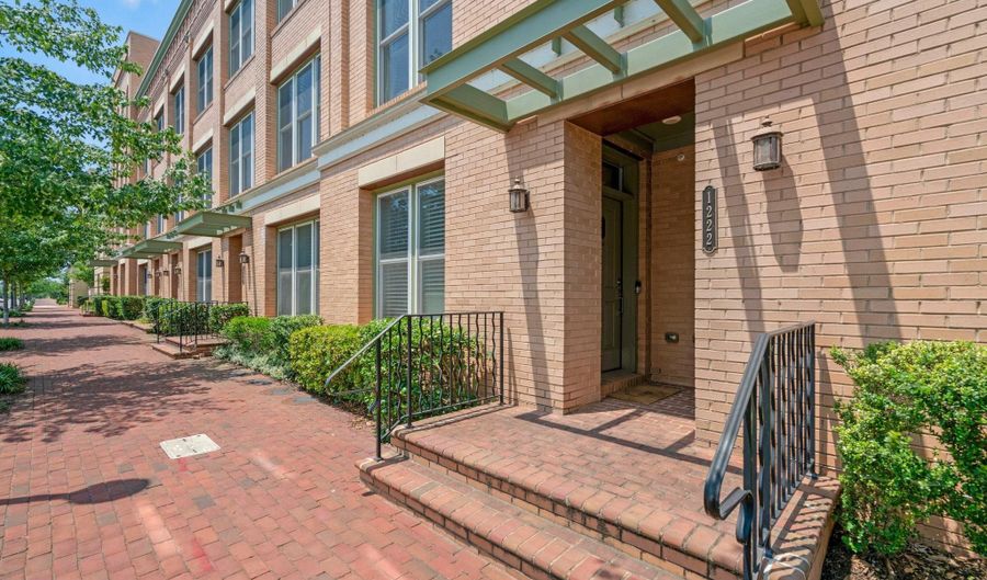 1222 MAIN LINE Blvd 101, Alexandria, VA 22301 - 3 Beds, 3 Bath