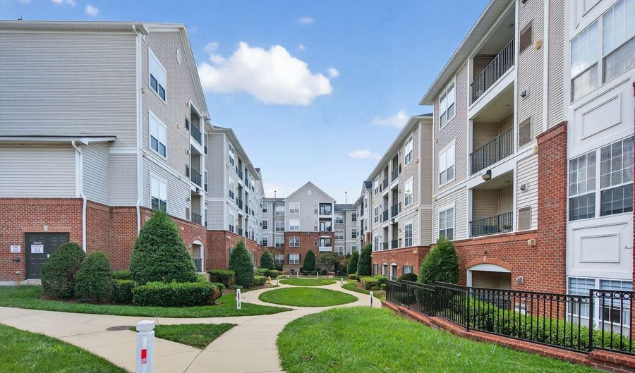 4850 EISENHOWER Ave 202, Alexandria, VA 22304 - 2 Beds, 2 Bath