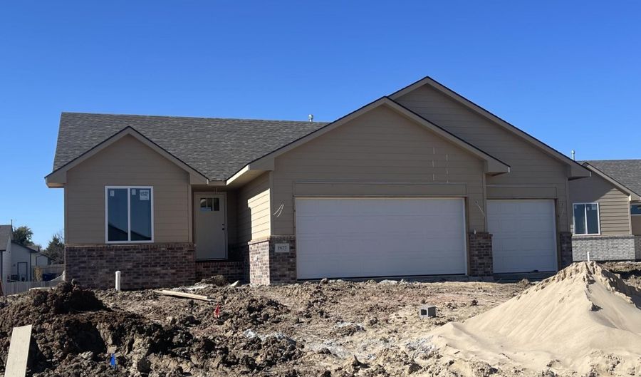 1627 N Wildflower Ct, Andover, KS 67002 - 4 Beds, 3 Bath
