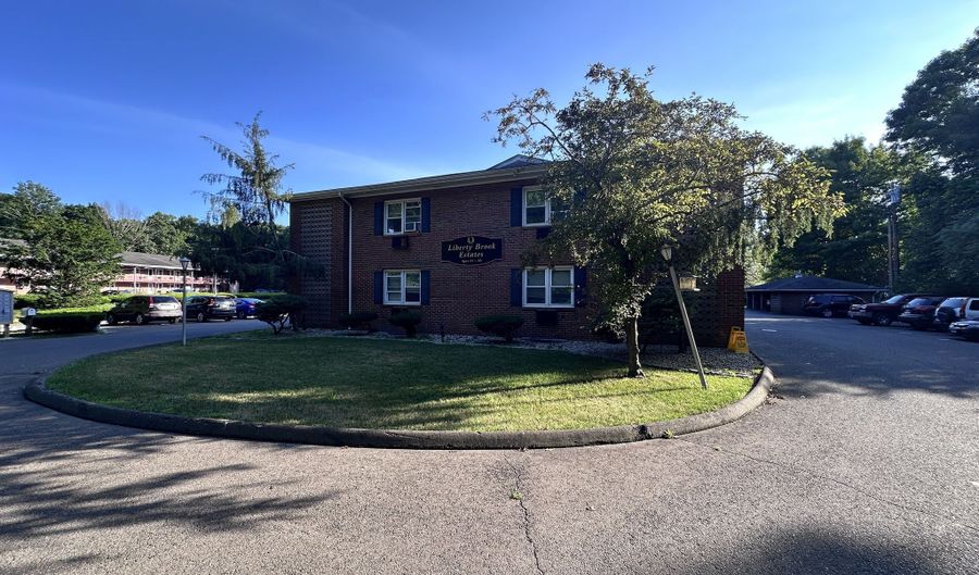 136 Liberty St, Clinton, CT 06413 - 1 Beds, 1 Bath