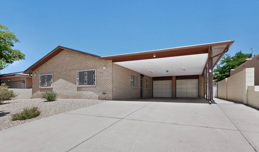 2412 Hiawatha Dr NE, Albuquerque, NM 87112 - 3 Beds, 2 Bath