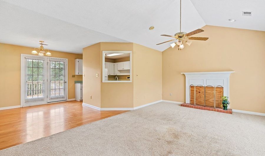 102 Cheekwood Ct, Greenwood, SC 29646 - 3 Beds, 2 Bath