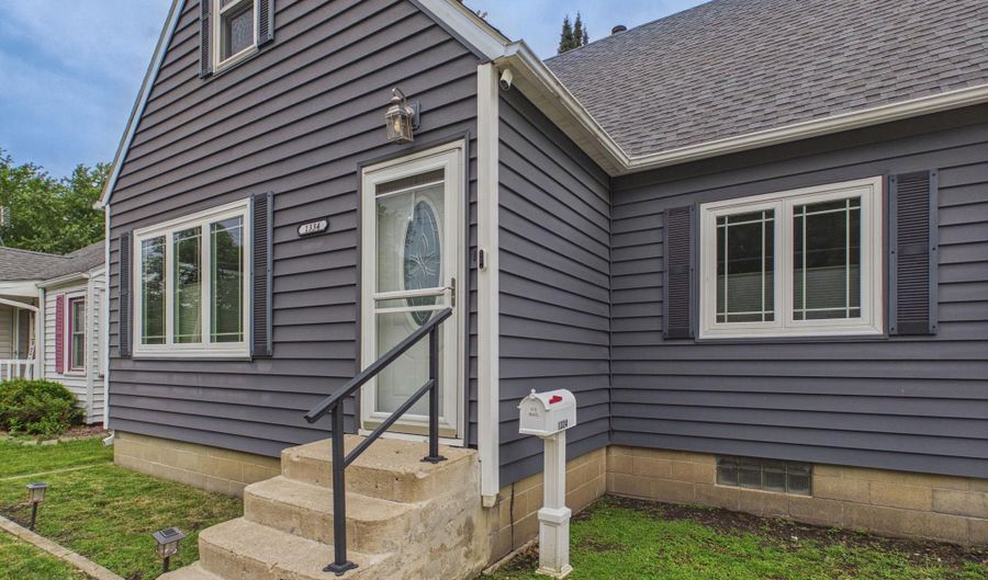1334 Dunham St, Albert Lea, MN 56007 - 3 Beds, 2 Bath