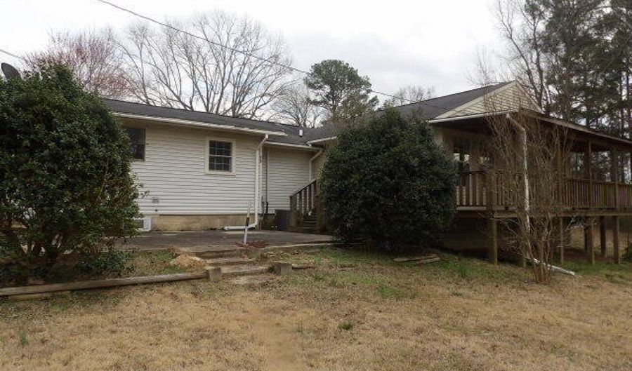 1811 Central St, Water Valley, MS 38965 - 3 Beds, 2 Bath
