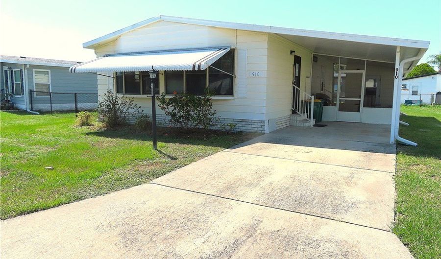910 Dogwood Dr, Barefoot Bay, FL 32976 - 2 Beds, 2 Bath