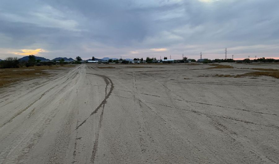 W NUGGET Road 17, Arizona City, AZ 85123 - 0 Beds, 0 Bath