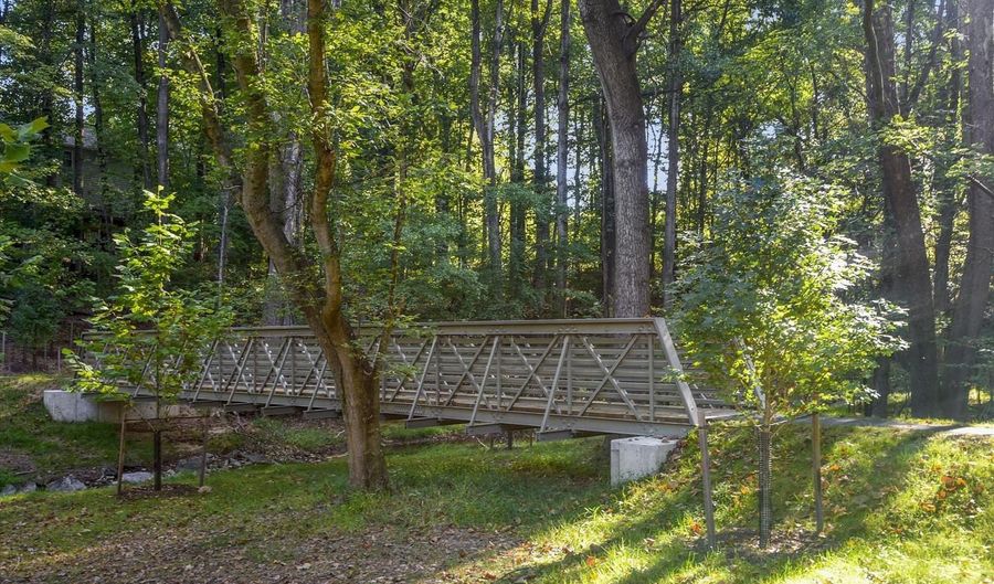 9417 REACH Rd, Potomac, MD 20854 - 4 Beds, 5 Bath