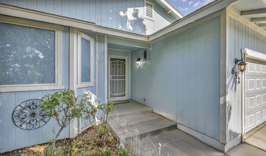 652 Silver Lace Blvd, Fernley, NV 89408 - 3 Beds, 2 Bath