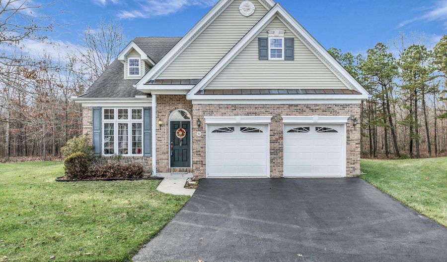 33 Quincy Ter, Barnegat, NJ 08005 - 3 Beds, 3 Bath