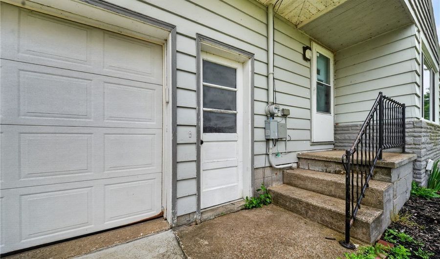 2744 Austinburg Rd, Ashtabula, OH 44004 - 3 Beds, 1 Bath