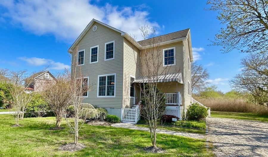 637 4th, West Cape May, NJ 08204 - 4 Beds, 3 Bath