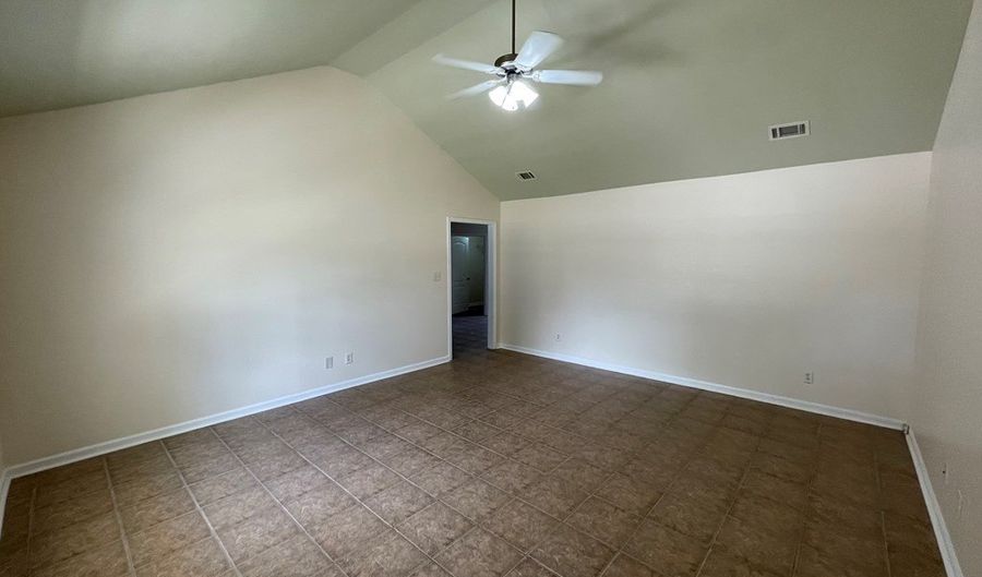 1852 Chestnut Dr, Valdosta, GA 31602 - 3 Beds, 2 Bath