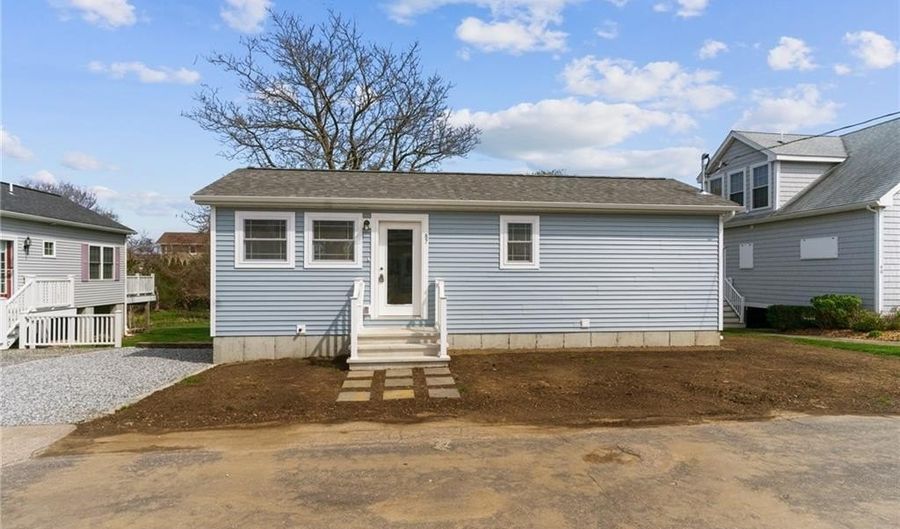 64 Burnside Ave, Narragansett, RI 02882 - 1 Beds, 1 Bath
