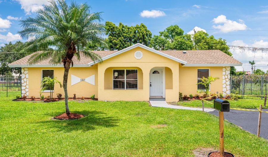1017 SW Avenue I, Belle Glade, FL 33430 - 4 Beds, 2 Bath
