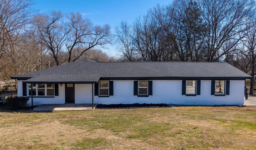 711 Walter St, Athens, TN 37303 - 3 Beds, 2 Bath
