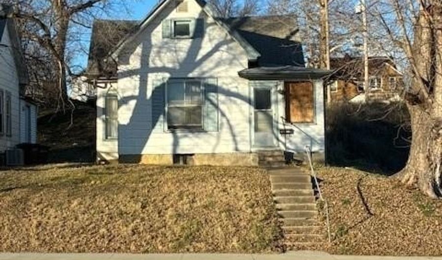 1013 Commercial St, Atchison, KS 66002 - 1 Beds, 1 Bath