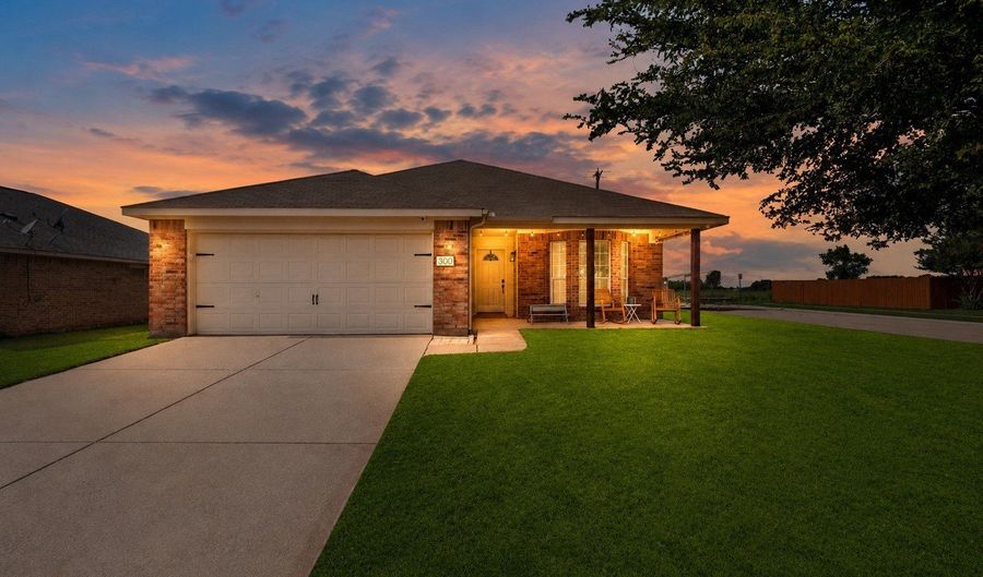 300 Meadow View Ln, Anna, TX 75409 - 3 Beds, 2 Bath