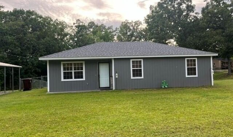 897 Cemetery Rd, Baldwyn, MS 38824 - 3 Beds, 2 Bath