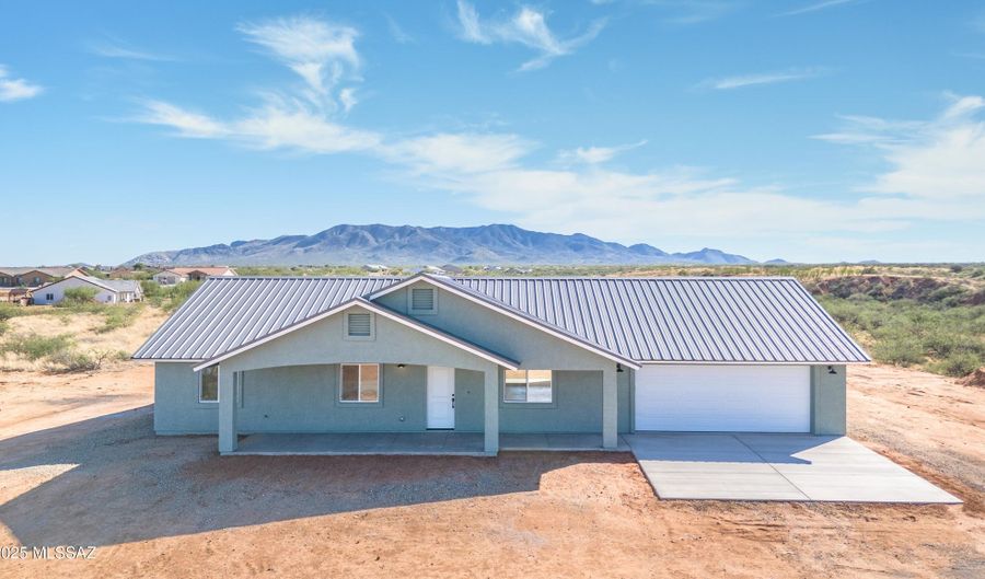 1566 S Canyon Overlook Trl, Benson, AZ 85602 - 4 Beds, 3 Bath