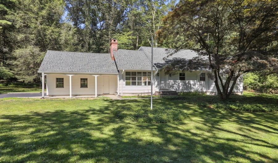 8 Fairview Ln, Wilton, CT 06897 - 4 Beds, 2 Bath