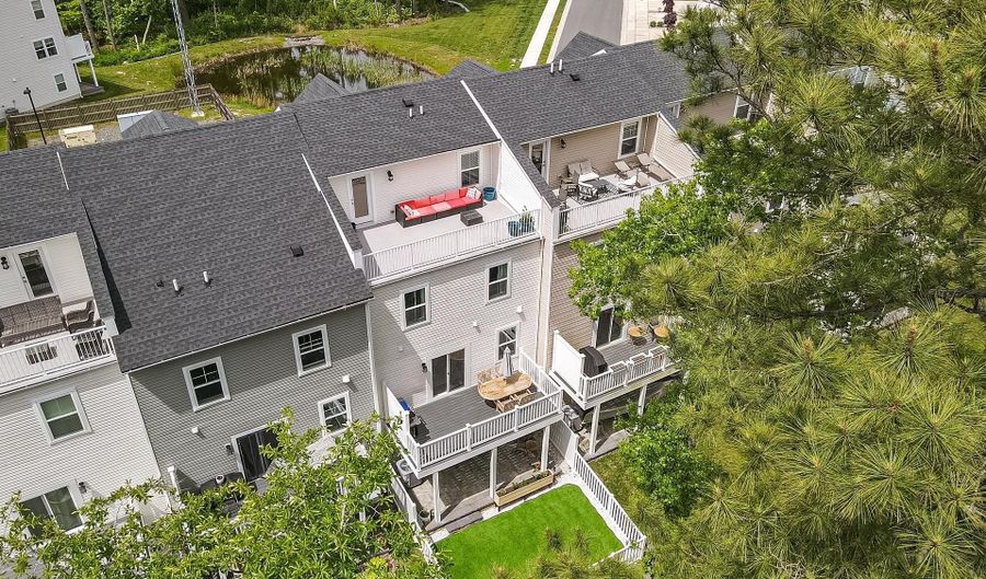 12428 SEA OAKS Ln 4, Berlin, MD 21811 - 5 Beds, 5 Bath