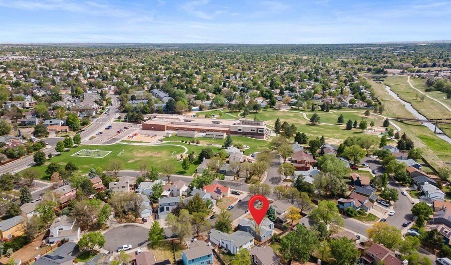 635 S Joplin St, Aurora, CO 80017 - 3 Beds, 2 Bath