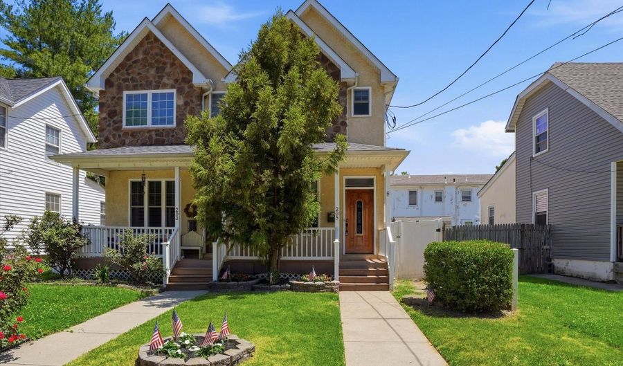 205 S LOCUST St, Ambler, PA 19002 - 3 Beds, 3 Bath