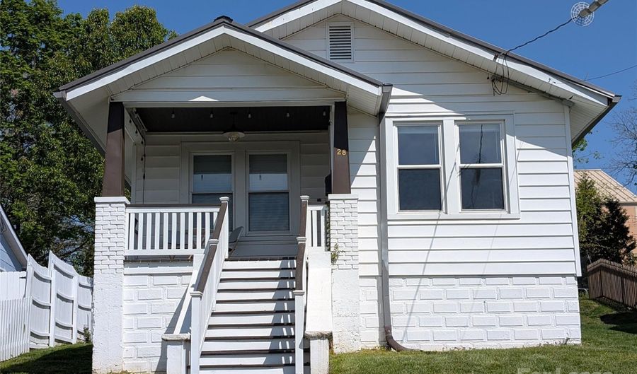 28 Woodrow Ave, Asheville, NC 28801 - 2 Beds, 2 Bath