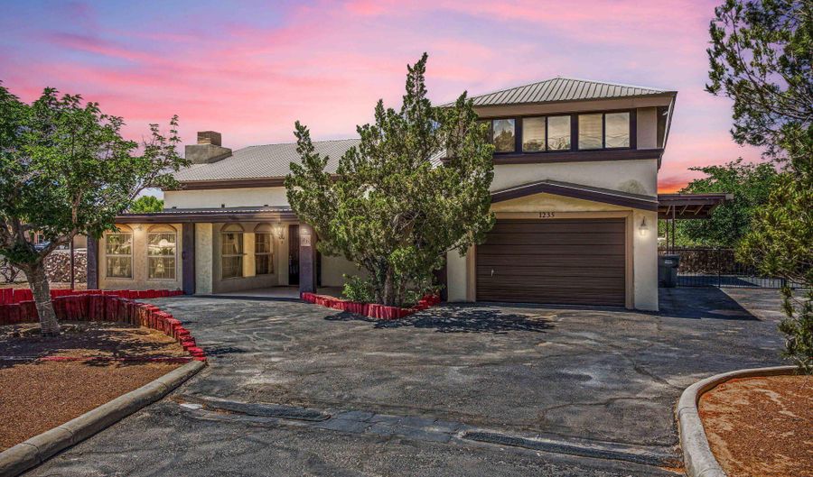 1235 N 4th St, Anthony, NM 88021 - 2 Beds, 2 Bath