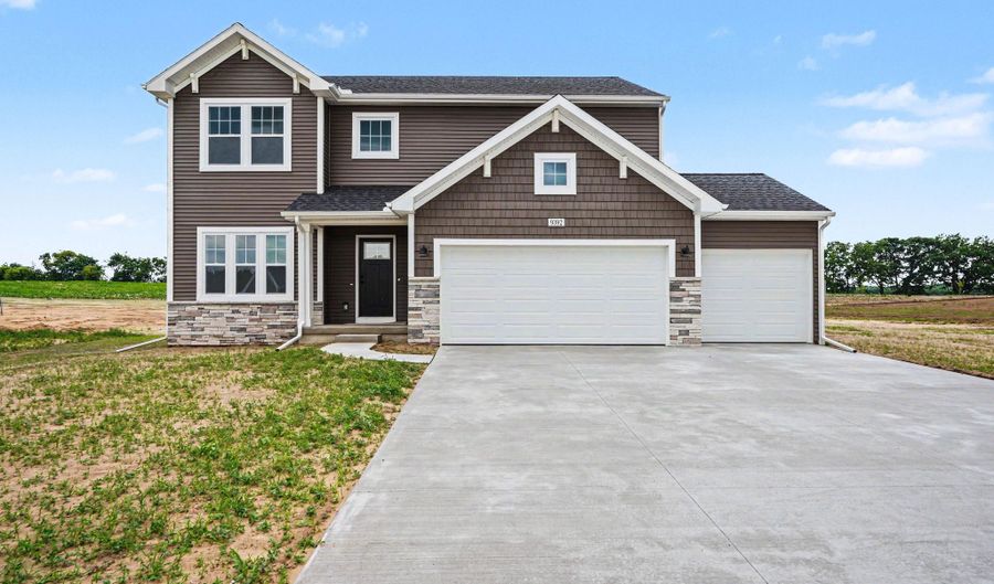 9392 Snow Valley Dr SE, Alto, MI 49302 - 4 Beds, 3 Bath