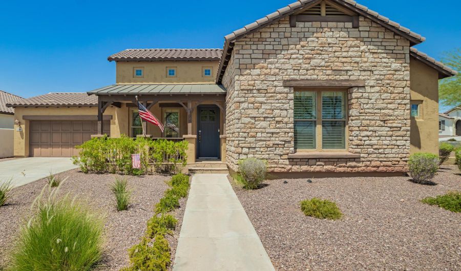 3180 N SUMMER St, Buckeye, AZ 85396 - 4 Beds, 4 Bath
