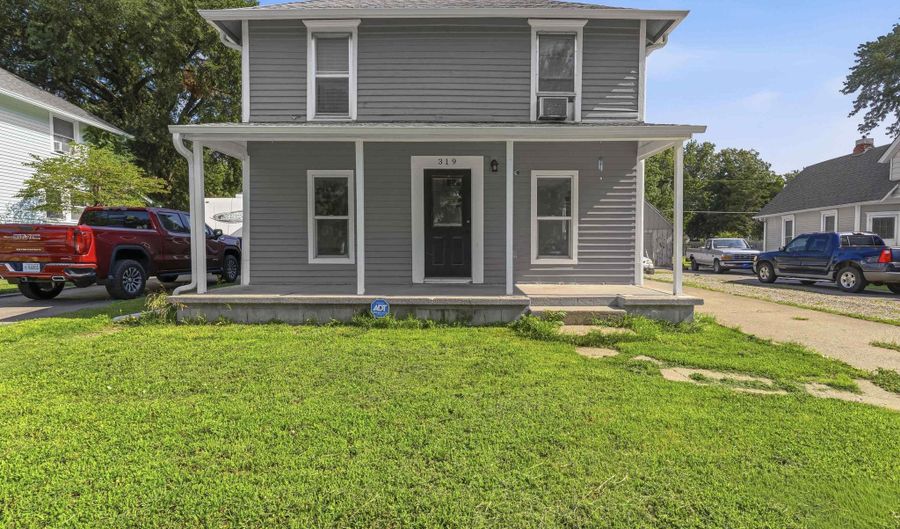 319 NE 6th St, Abilene, KS 67410 - 4 Beds, 1 Bath