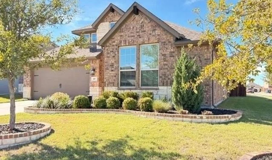 809 Elizabeth St, Anna, TX 75409 - 3 Beds, 2 Bath