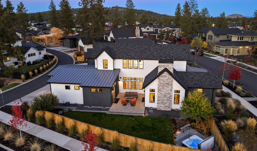 3076 NW Blodgett Way, Bend, OR 97703 - 3 Beds, 3 Bath