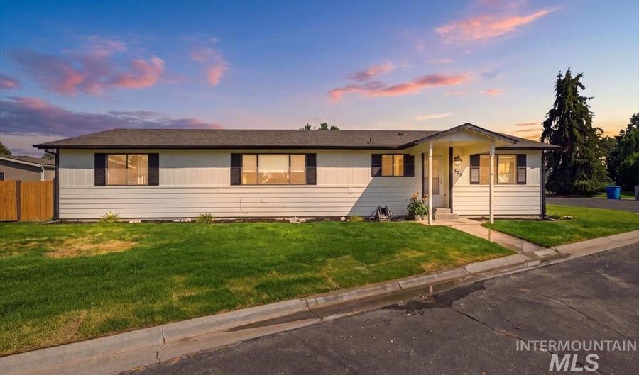 590 S Malaga Ln, Boise, ID 83709 - 2 Beds, 2 Bath