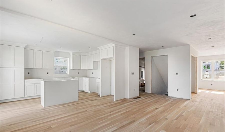 7 Kinsman St, Cumberland, RI 02864 - 3 Beds, 3 Bath