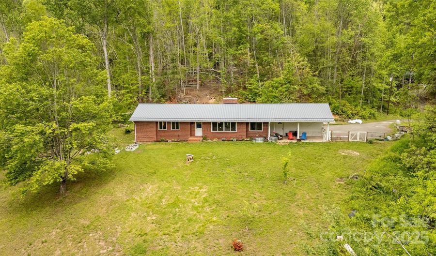 81 Amsoil Dr, Bakersville, NC 28705 - 3 Beds, 2 Bath