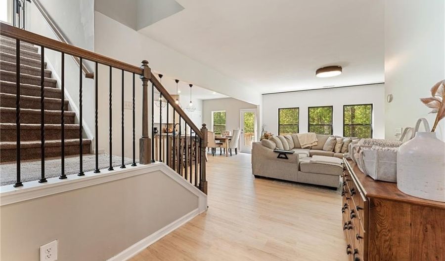124 Cummings Ct, Ball Ground, GA 30107 - 4 Beds, 3 Bath