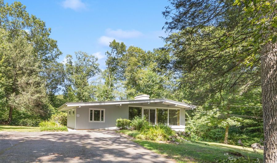 74 Woods Rd, Bethany, CT 06524 - 3 Beds, 2 Bath