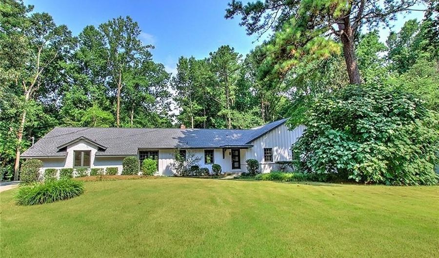 4176 Triple Creek Ct NE, Atlanta, GA 30319 - 4 Beds, 3 Bath