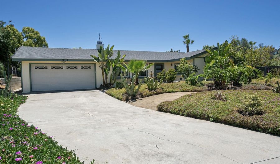 913 Buena Rosa Ct, Fallbrook, CA 92028 - 3 Beds, 2 Bath