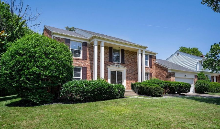 11124 HUNT CLUB Dr, Potomac, MD 20854 - 4 Beds, 3 Bath