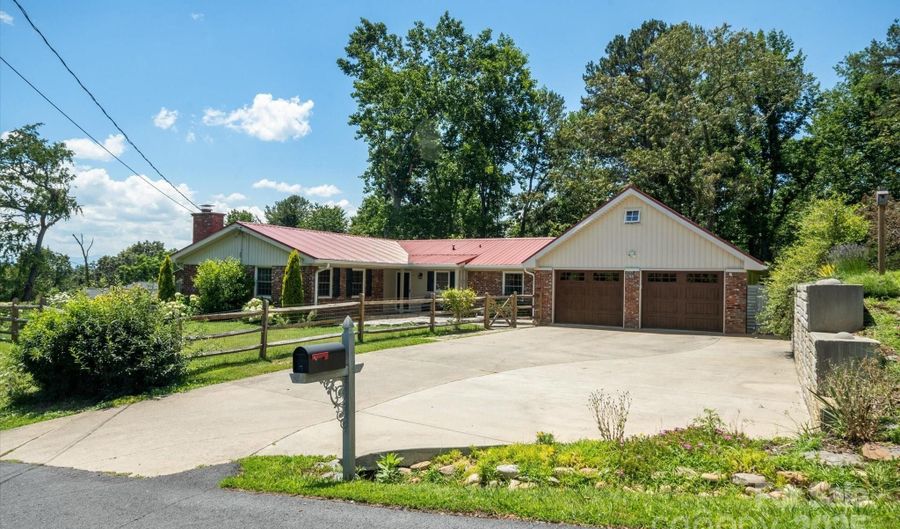 88 Gibson Rd, Asheville, NC 28804 - 3 Beds, 3 Bath