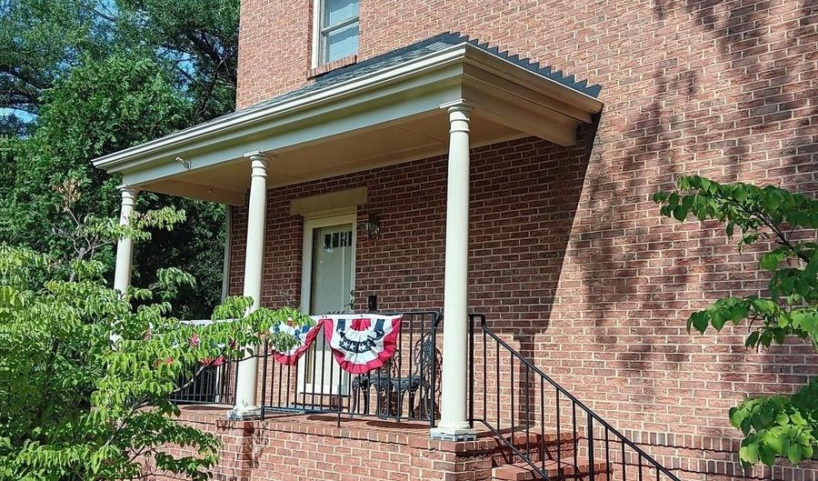2638 FAIRFAX Dr, Arlington, VA 22201 - 3 Beds, 4 Bath