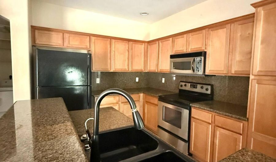 1351 N PLEASANT Dr 2064, Chandler, AZ 85225 - 2 Beds, 2 Bath