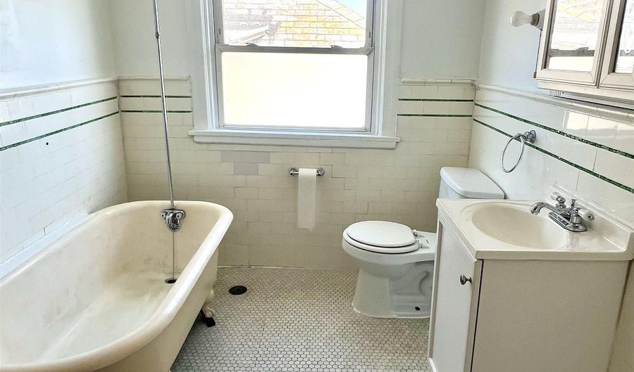 46 S Elberon Ave, Atlantic City, NJ 08401 - 8 Beds, 3 Bath