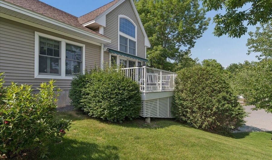 51 Dockside Ln, Belfast, ME 04915 - 2 Beds, 3 Bath
