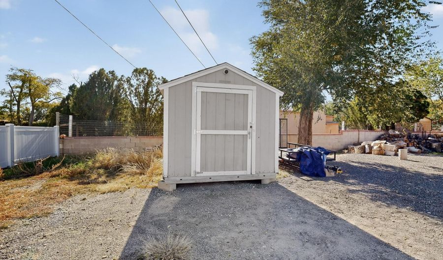534 Muscatel Ave NE, Albuquerque, NM 87107 - 4 Beds, 3 Bath